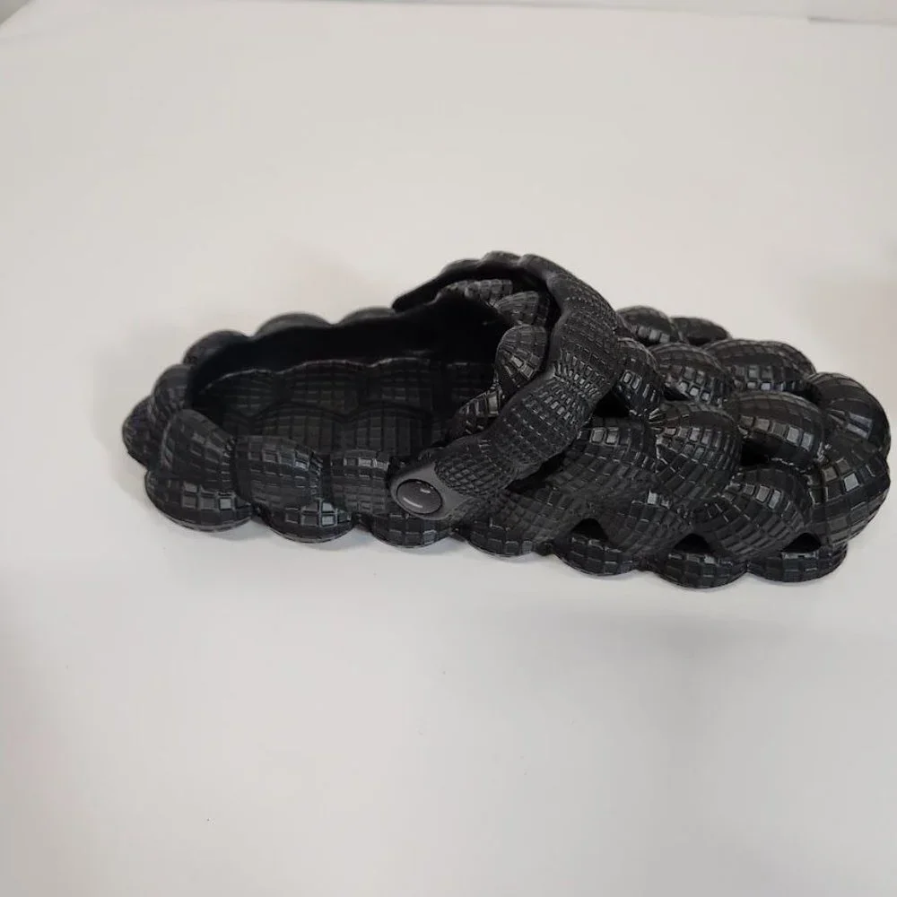 Shein Girls Hollow Out‎ Multi-way Wear Vented Clogs in Black - Size EU 35 (US 3)